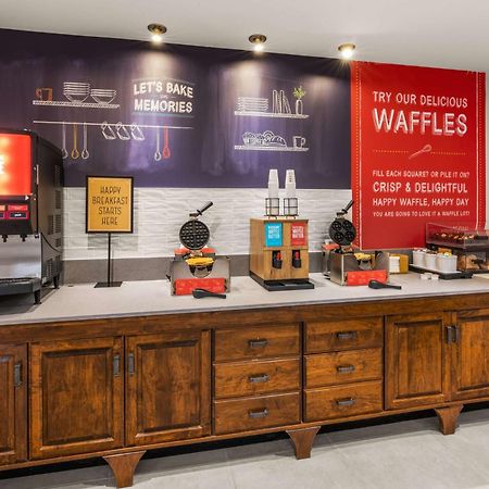 Hampton Inn & Suites Fairbanks Kültér fotó