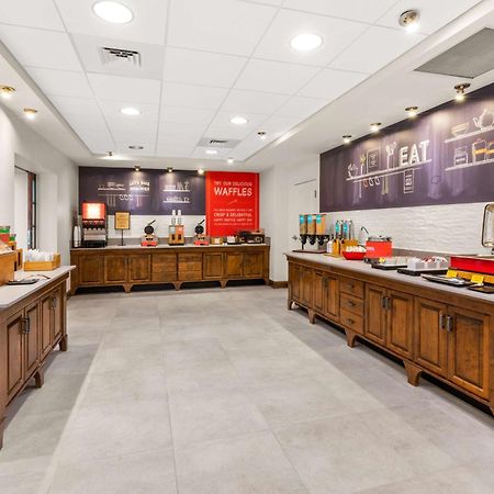 Hampton Inn & Suites Fairbanks Kültér fotó