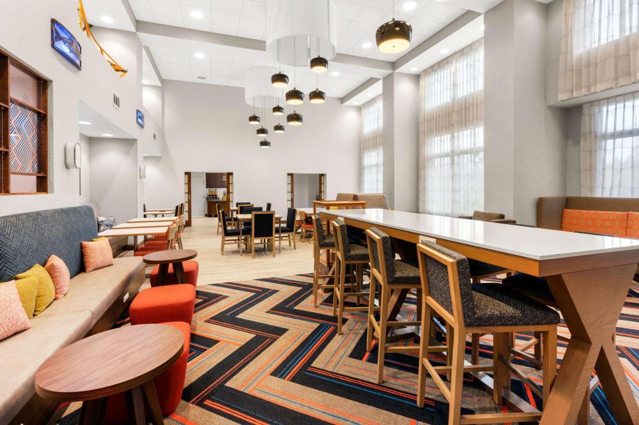 Hampton Inn & Suites Fairbanks Kültér fotó