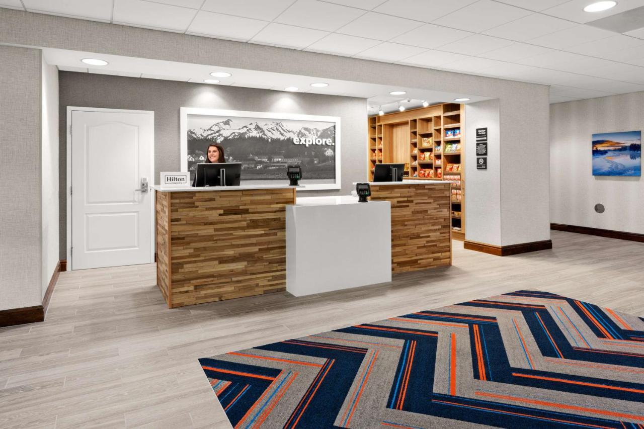 Hampton Inn & Suites Fairbanks Kültér fotó