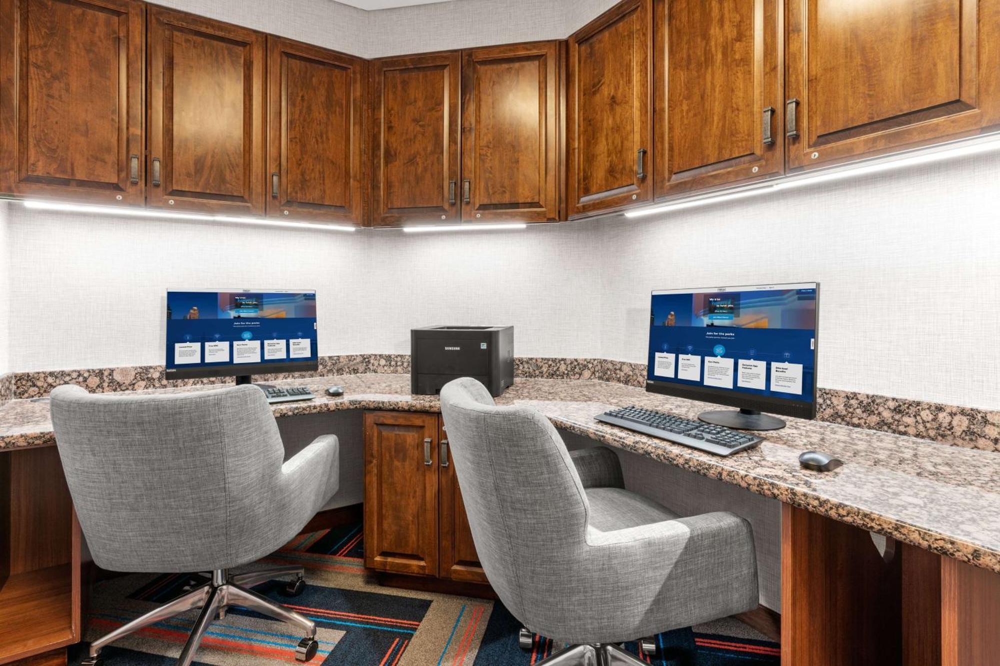 Hampton Inn & Suites Fairbanks Kültér fotó