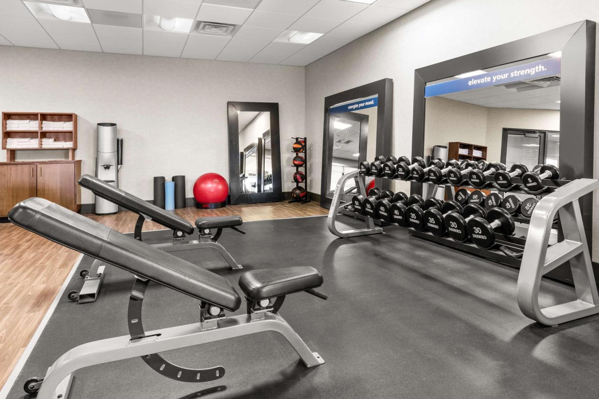Hampton Inn & Suites Fairbanks Kültér fotó